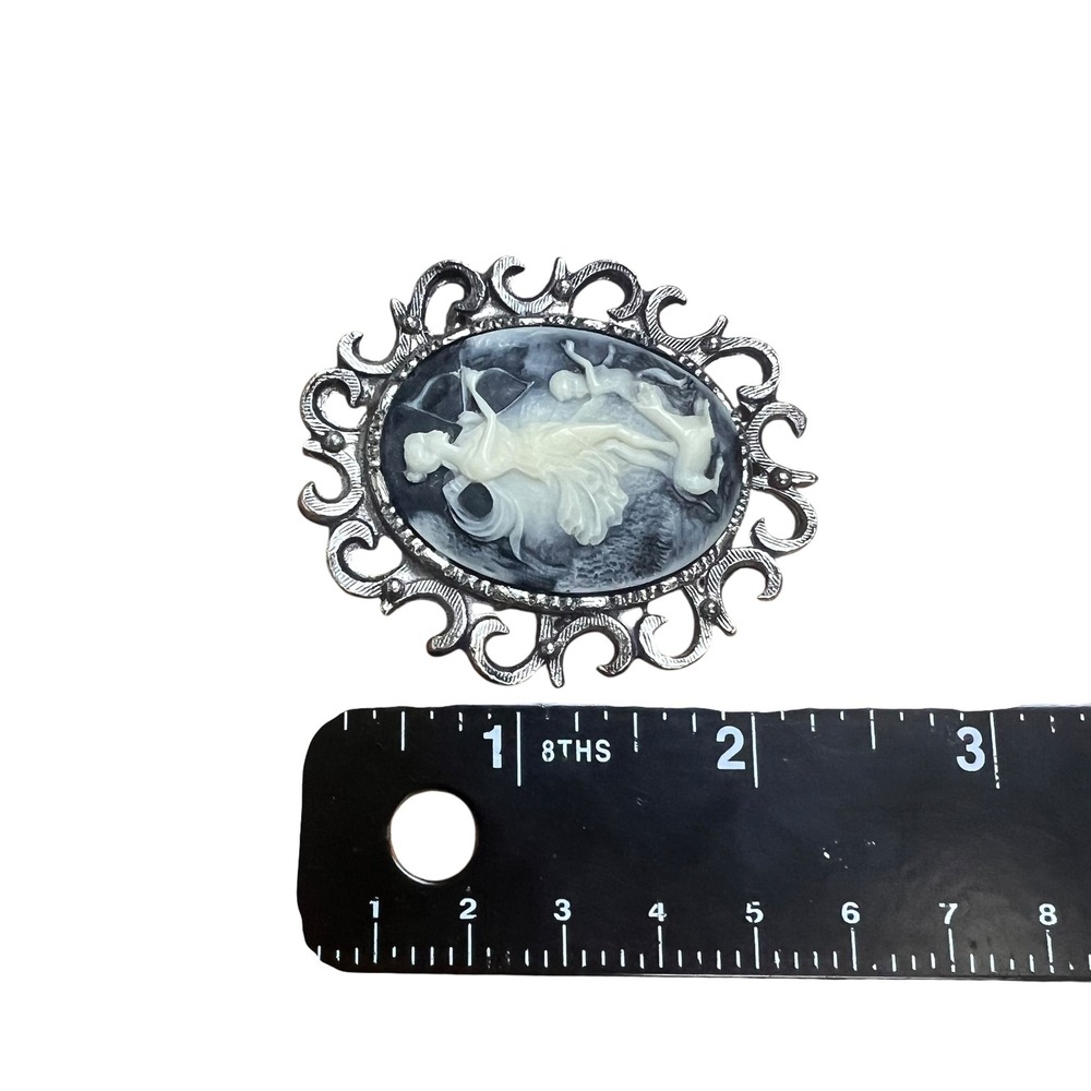 Vintage Style Diana the Huntress Cameo Brooch Silver Tone Filigree Frame Pin - Picture 5 of 6